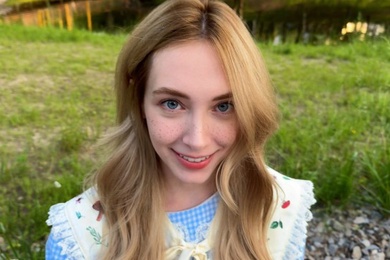 Helped a cute stranger on the street and fucked her on the same day - [Loly Nebel]