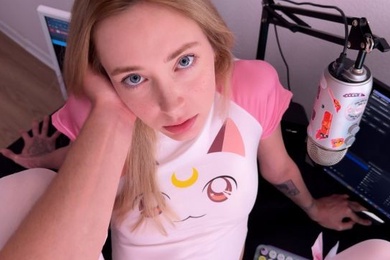 Stepsister was caught doing webcam, now she also acts in porn - [Loly Nebel]