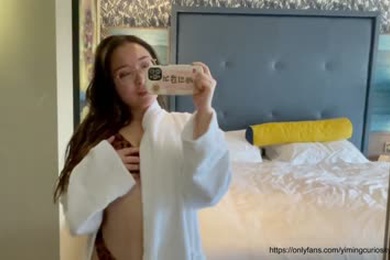 约会YimingCuriosity 004 - 与可爱比基尼女友泡温泉