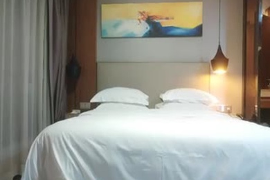 一代炮王疯狂的做爱机器山鸡岁月2000块钱打动了少妇大长腿高跟来开房自己满足了又赚钱..