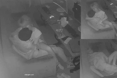 精彩公共场所啪啪情侣被偷拍网吧看片做爱