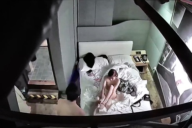 酒店偷拍臻品360工业风主题套房偷拍大学生情侣开房小哥先自己打飞机怕等下表现不好给女友上课