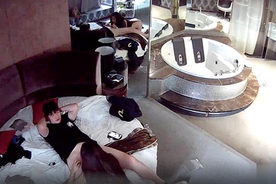 酒店偷窥辦公室之戀下午請了特休出來放縱一下