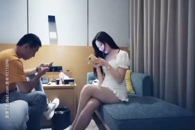 全国探花白衣丰满妹子骑在身上调情摸奶床上口交舔弄大力猛操呻吟娇喘