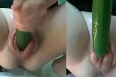 逼都插肿了自慰疯狂插骚逼