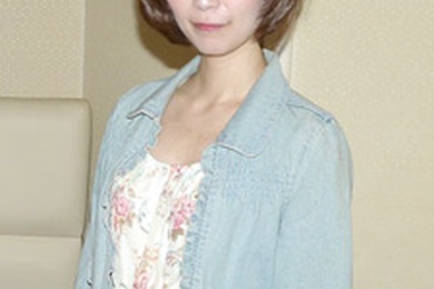 沮丧的素人女孩在按摩院不断射精 花田真央