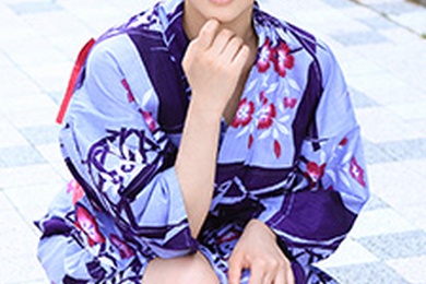 遛狗时遇见爱狗的穿浴衣美女！佐佐木怜