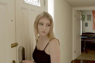 melodymarks女超人被氪石削弱后被暴揍强上