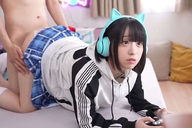 爱玩游戏的妹妹！电竞JK少女玩游戏 哥哥玩妹妹的身体 一边插一边玩 内射灌精无套中出