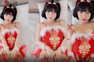 美少女穿着鲜红色性感裙子在穿上秀给你看